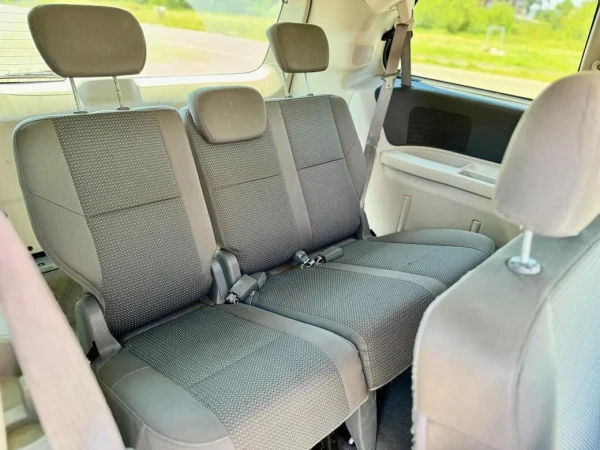 volkswagen routan for rent